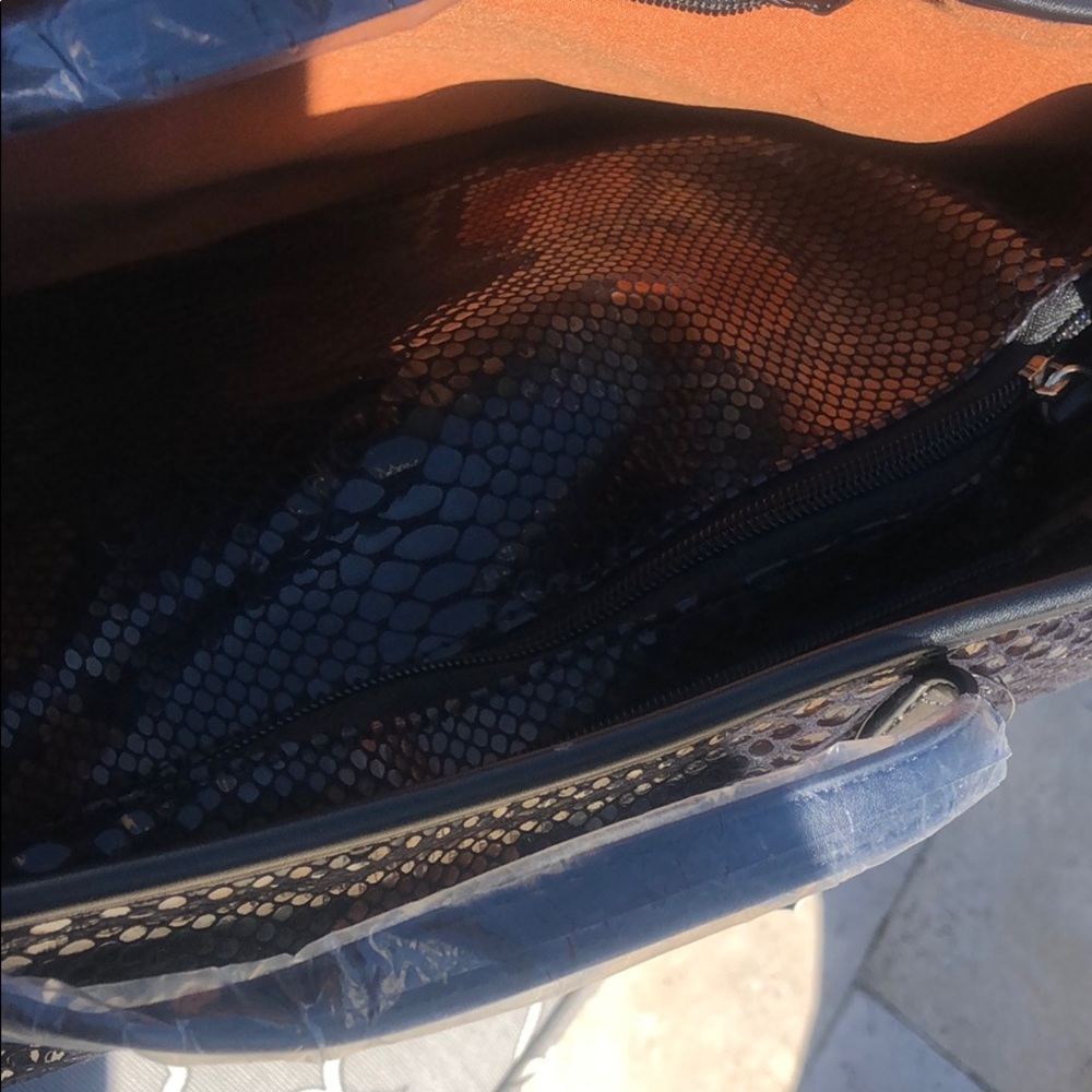 Python Snake Textured Embossed Tote & Pouchette-Boutique - Picture 8 of 10